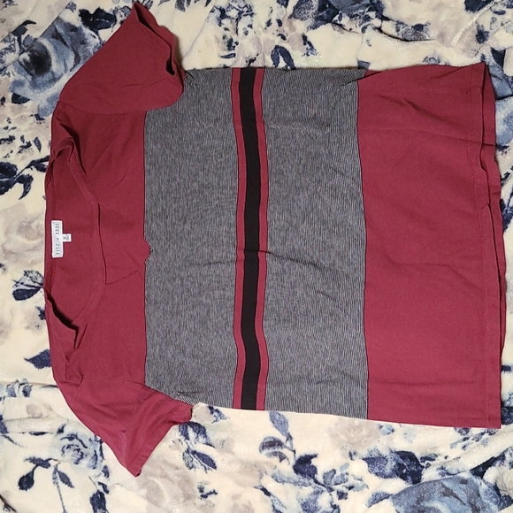 Keyhole top - Picture 1 of 1